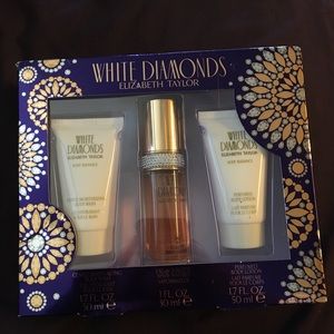 White Diamonds by Elizabeth Taylor gift set NIB